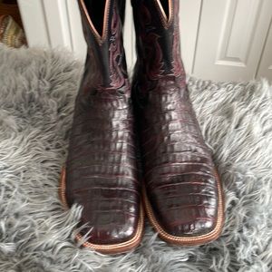 1883 by Lucchese boots. Men’s size 13